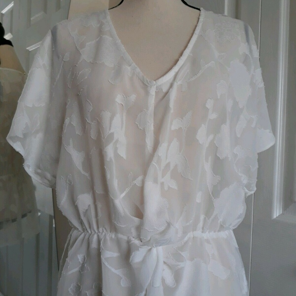 Marc New York White Sheer Floral Blouse Women's Size M Tie Waist V Neck Top - Picture 3 of 7